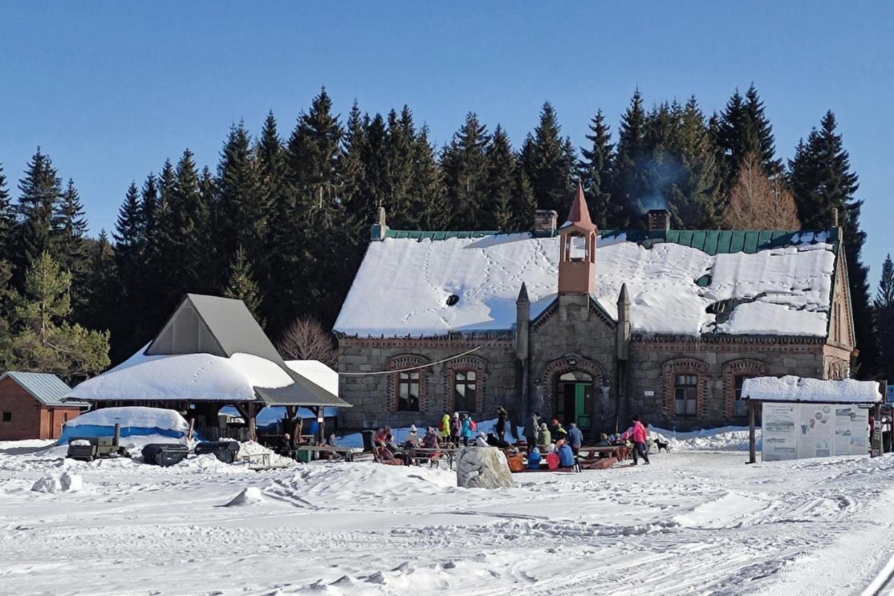 Enjoyharrachov - Atraktivni Slunny Klimatizovany Apartman 14 V Centru Harrachova Se Saunou, Parkovanim, Wifi-Wlan, Sat, Herni Konzoli, Pc S Win 10, Netflix Zdarma A Moznosti Dobijeni Auta S Jedinecnym Vyhledem Na Certovu Horu Se Skokanskymi Mustky Exterior foto