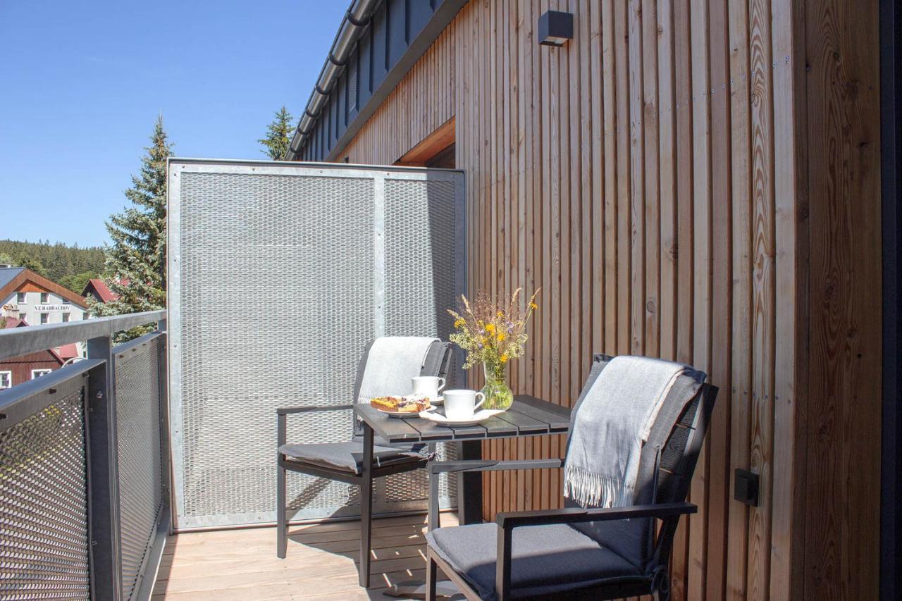 Enjoyharrachov - Atraktivni Slunny Klimatizovany Apartman 14 V Centru Harrachova Se Saunou, Parkovanim, Wifi-Wlan, Sat, Herni Konzoli, Pc S Win 10, Netflix Zdarma A Moznosti Dobijeni Auta S Jedinecnym Vyhledem Na Certovu Horu Se Skokanskymi Mustky Exterior foto