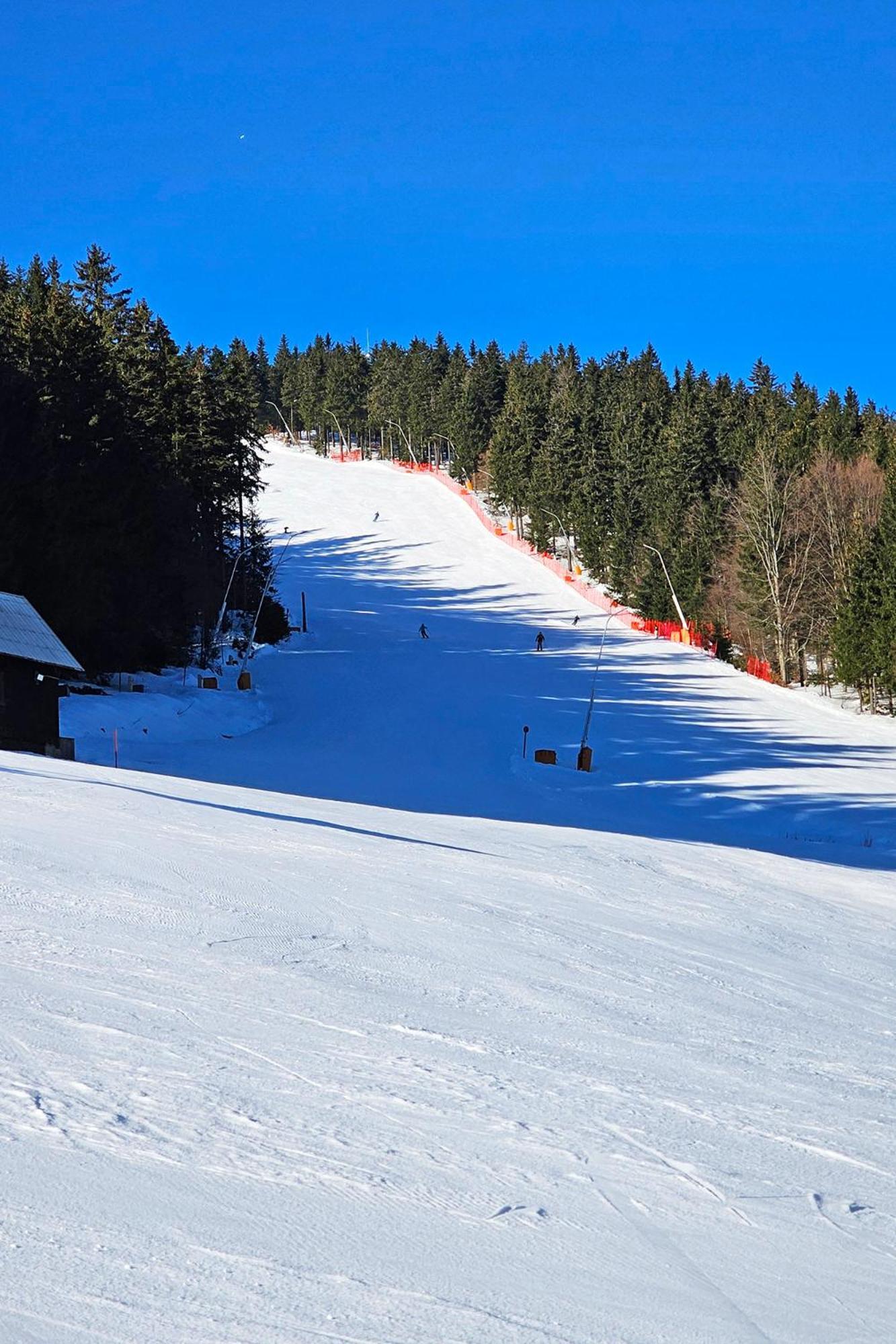 Enjoyharrachov - Atraktivni Slunny Klimatizovany Apartman 14 V Centru Harrachova Se Saunou, Parkovanim, Wifi-Wlan, Sat, Herni Konzoli, Pc S Win 10, Netflix Zdarma A Moznosti Dobijeni Auta S Jedinecnym Vyhledem Na Certovu Horu Se Skokanskymi Mustky Exterior foto