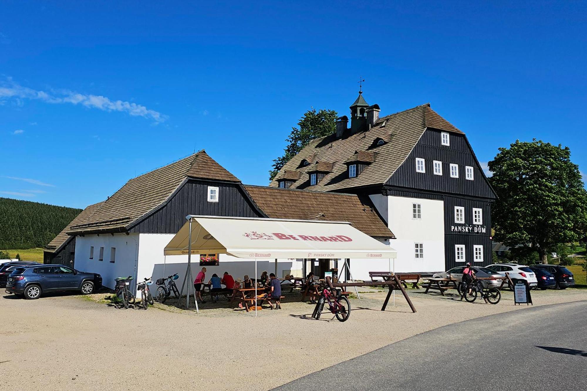 Enjoyharrachov - Atraktivni Slunny Klimatizovany Apartman 14 V Centru Harrachova Se Saunou, Parkovanim, Wifi-Wlan, Sat, Herni Konzoli, Pc S Win 10, Netflix Zdarma A Moznosti Dobijeni Auta S Jedinecnym Vyhledem Na Certovu Horu Se Skokanskymi Mustky Exterior foto