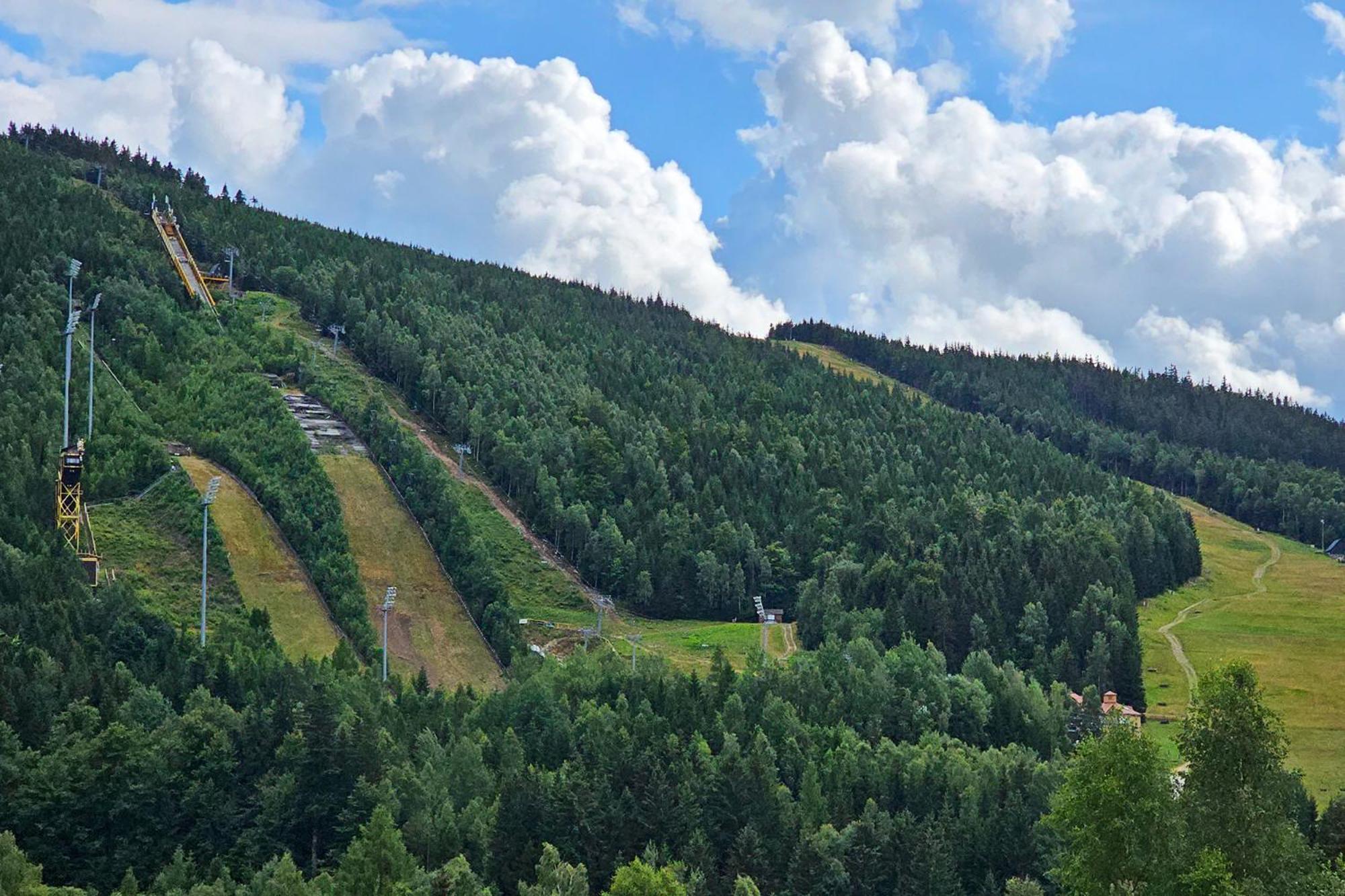 Enjoyharrachov - Atraktivni Slunny Klimatizovany Apartman 14 V Centru Harrachova Se Saunou, Parkovanim, Wifi-Wlan, Sat, Herni Konzoli, Pc S Win 10, Netflix Zdarma A Moznosti Dobijeni Auta S Jedinecnym Vyhledem Na Certovu Horu Se Skokanskymi Mustky Exterior foto