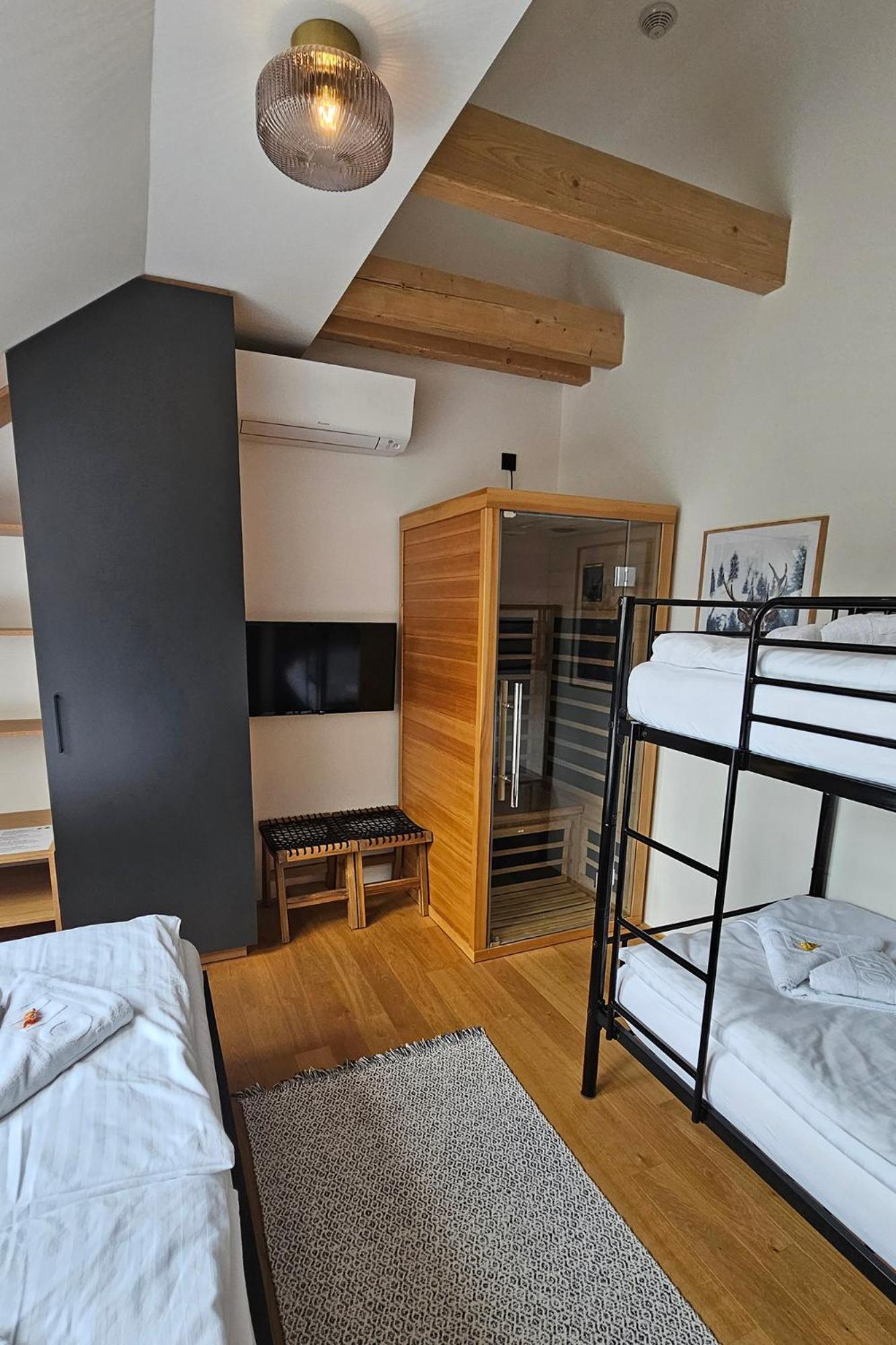 Enjoyharrachov - Atraktivni Slunny Klimatizovany Apartman 14 V Centru Harrachova Se Saunou, Parkovanim, Wifi-Wlan, Sat, Herni Konzoli, Pc S Win 10, Netflix Zdarma A Moznosti Dobijeni Auta S Jedinecnym Vyhledem Na Certovu Horu Se Skokanskymi Mustky Exterior foto